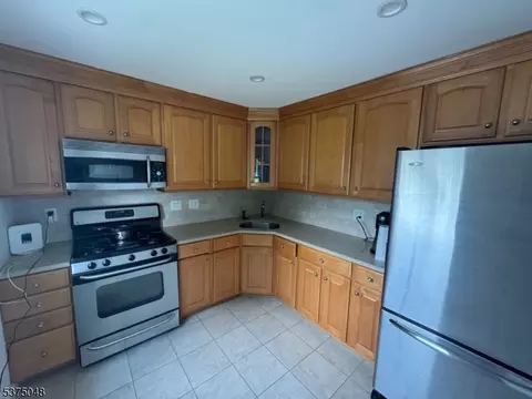 428 Howard Ave, Middlesex, NJ 08846 photo 3