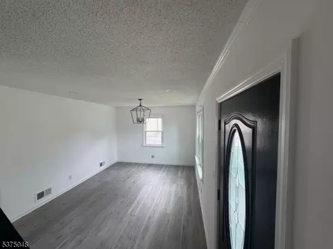 428 Howard Ave, Middlesex, NJ 08846 photo 4