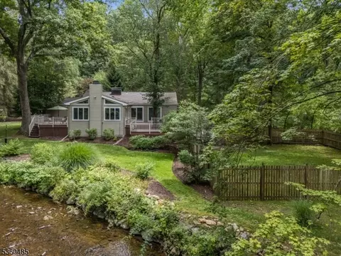 33 Roxiticus Rd, Mendham Twp, NJ 07945