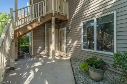 99 Westchester Ter, Annandale, NJ 08801
