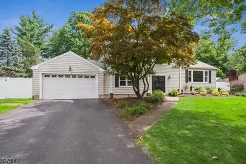 16 Nantes Rd, Parsippany, NJ 07054