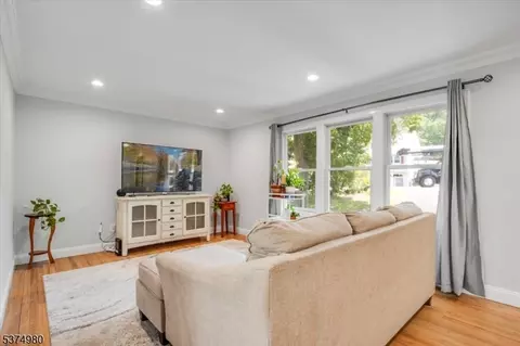 13 Ridge Pl, Ringwood, NJ 07456