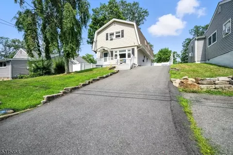 28 Cherokee Ave, Rockaway, NJ 07866