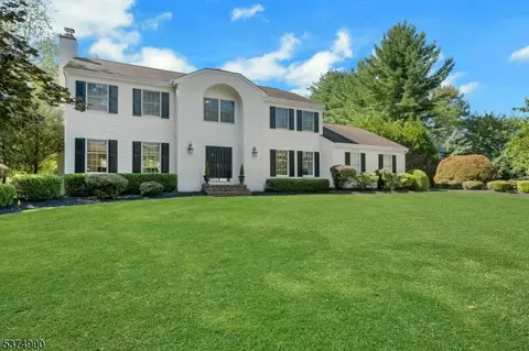 26 Glen Ridge Dr, Long Valley, NJ 07853