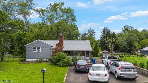 76 Pearl St, Bridgewater, NJ 08807