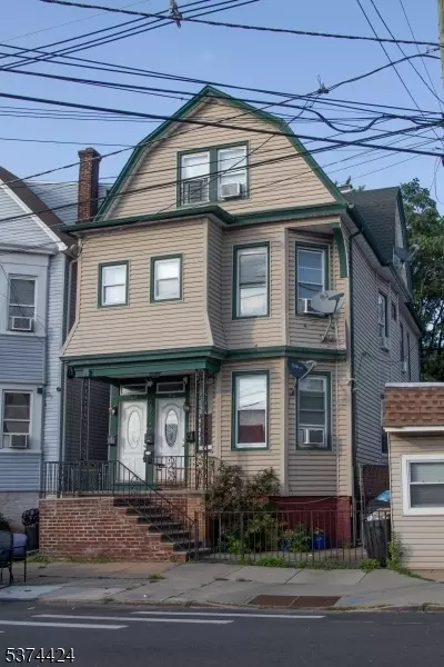 655 Fulton St, Elizabeth City, NJ 07206