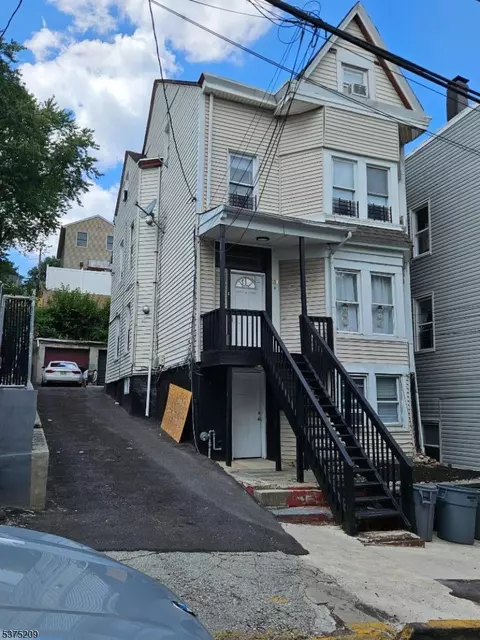 131 N 3rd St #3, Paterson, NJ 07522