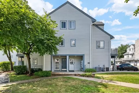 98 Garden Ct, Succasunna, NJ 07876
