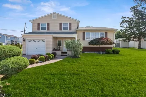 1034 Rudyard Dr, Perth Amboy, NJ 08861
