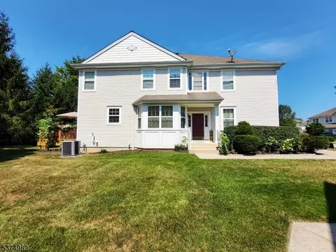 30 Indian Field Dr, Hamburg, NJ 07419