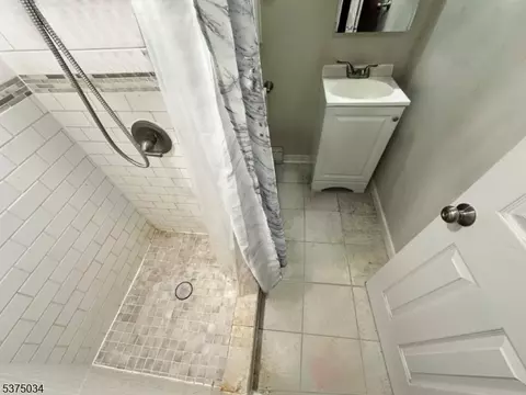 713 E 3rd Ave, Roselle, NJ 07203 photo 8