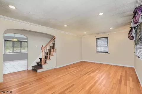 446 E 5th Ave, Roselle, NJ 07203 photo 2