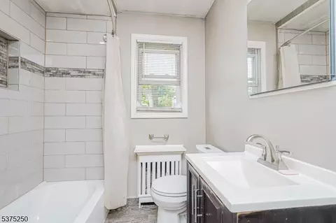 446 E 5th Ave, Roselle, NJ 07203 photo 7