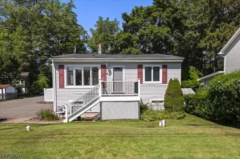 42 Lakeview Ave, Ringwood, NJ 07456