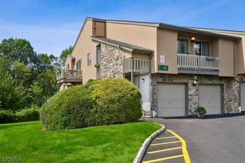 4 Buchanon Ct, West Orange, NJ 07052