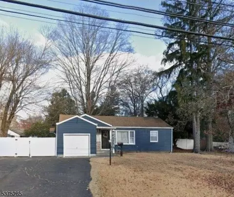 108 Warrenville Rd, Green Brook, NJ 08812