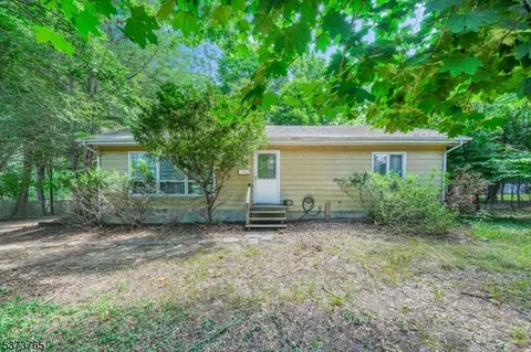 65 Knickerbocker Rd, Closter, NJ 07624
