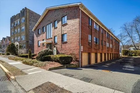 206 Broad St #14A, Bloomfield, NJ 07003