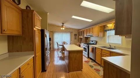 6 Caroline Dr, Belvidere, NJ 07823