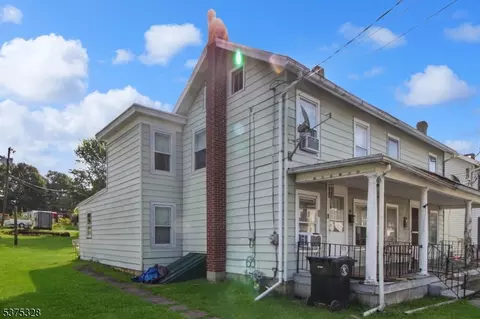 46 Taylor St, Washington, NJ 07882