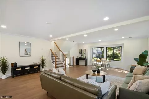 95 Georgia St, Clark, NJ 07066