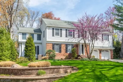 38 Farley Pl, Allendale, NJ 07401