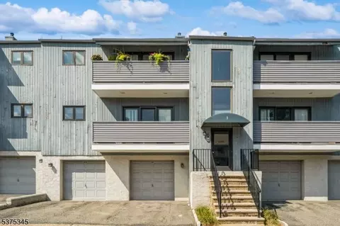 3 Domessina Ln #F4, Caldwell, NJ 07006