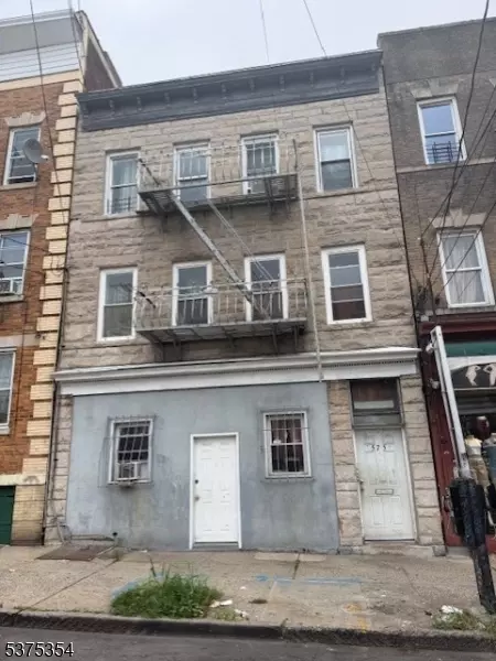 575 N 6th St #4, Newark, NJ 07107