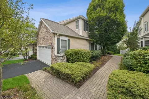 14 Pebble Beach Dr, Livingston, NJ 07039