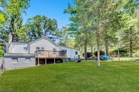 583 E Shore Rd, Hewitt, NJ 07421