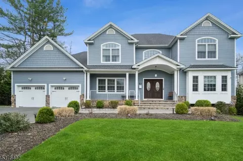 21 Sycamore Ter, Livingston, NJ 07039