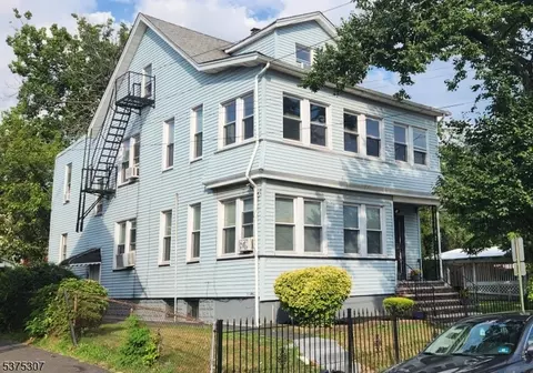 152 Berkshire Pl, Irvington, NJ 07111