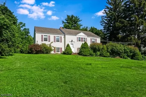 9 Kenneth Rd, Morris Plains, NJ 07950