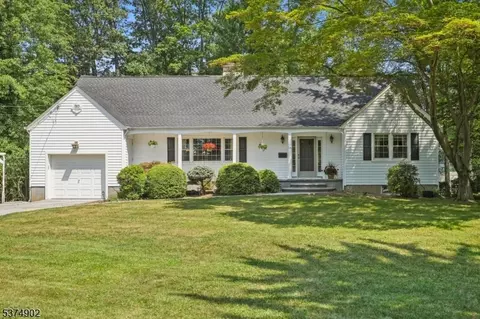 16 Highland Ter, Wayne, NJ 07470