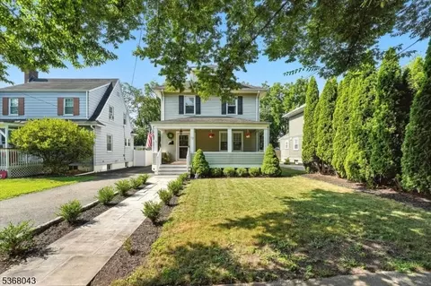 17 Dayton Rd, Morris Plains, NJ 07950