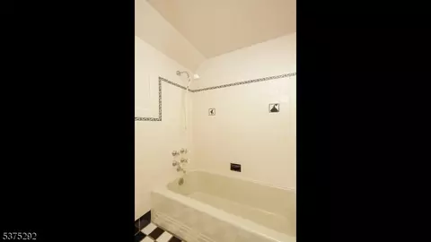 1045 Oak Ln, Plainfield, NJ 07060 photo 23