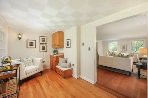 1045 Oak Ln, Plainfield, NJ 07060 photo 8