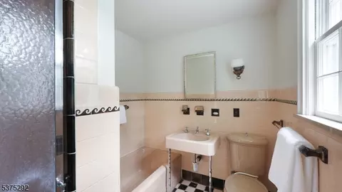 1045 Oak Ln, Plainfield, NJ 07060 photo 20