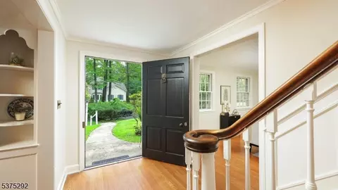 1045 Oak Ln, Plainfield, NJ 07060 photo 2
