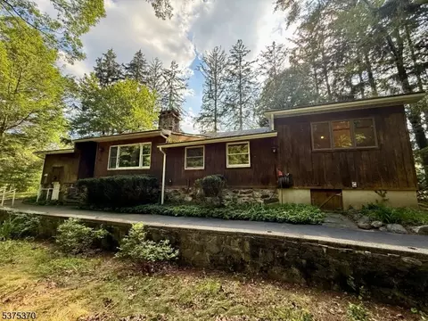 24 E Park Dr, West Milford, NJ 07480