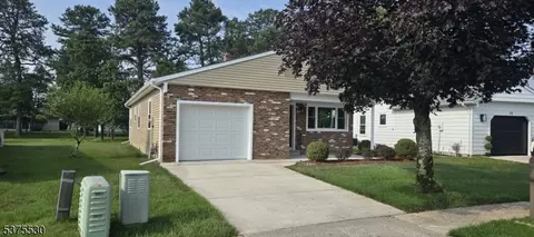 54 Gorginio Dr, Toms River, NJ 08757