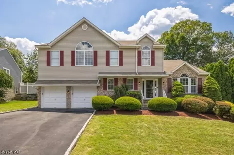 20 Elinora Dr, Wanaque, NJ 07465