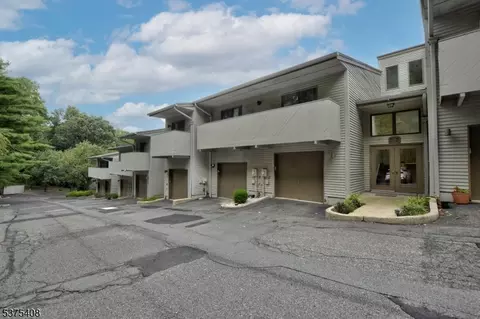 83 Adams Ter #83, Clifton, NJ 07013