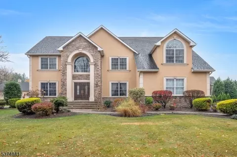 212 Old Sand Rd, Fairfield, NJ 07004