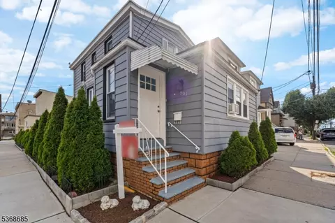 1501 41st St, North Bergen, NJ 07047