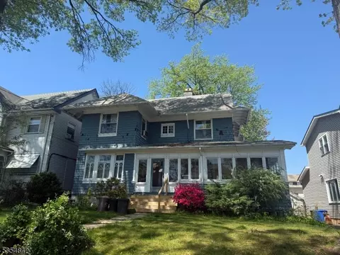 72 Hillside Rd, Elizabeth, NJ 07208