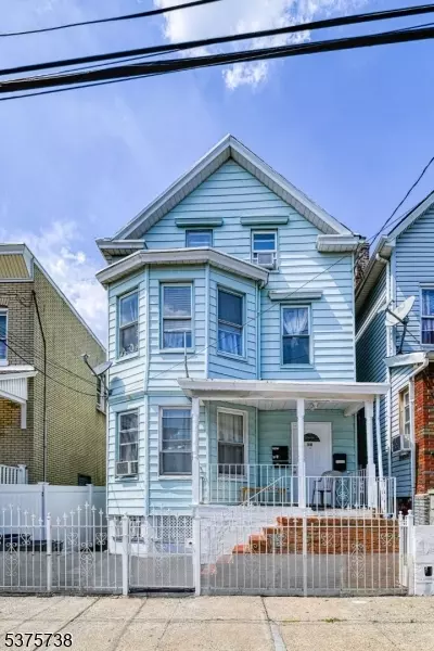 19 Rankin St, Elizabeth City, NJ 07206