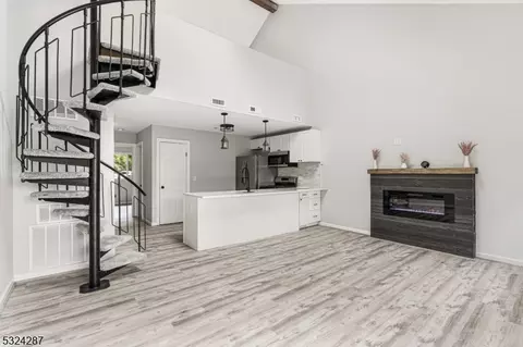 6 Steamboat Dr #2, Vernon, NJ 07462