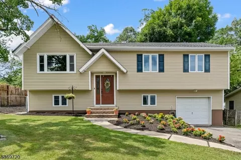 16 Ronald Ave, Rockaway, NJ 07866