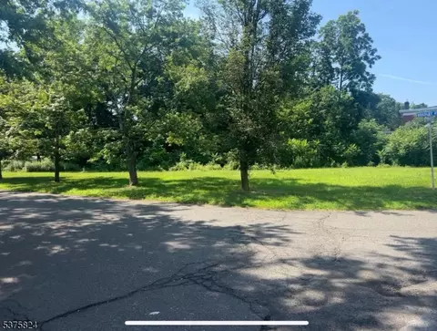 Na Market St, Franklin Twp., NJ 08873